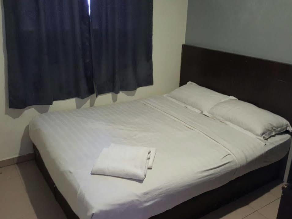 Tiong Nam Hotel Pasir Gudang Exterior foto